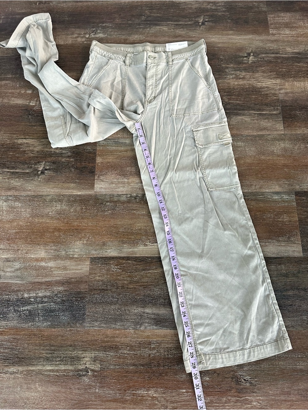 AE Dreamy Drape Stretch Cargo Super High-Waisted Baggy Wide-Leg Pant - Picture 6 of 6